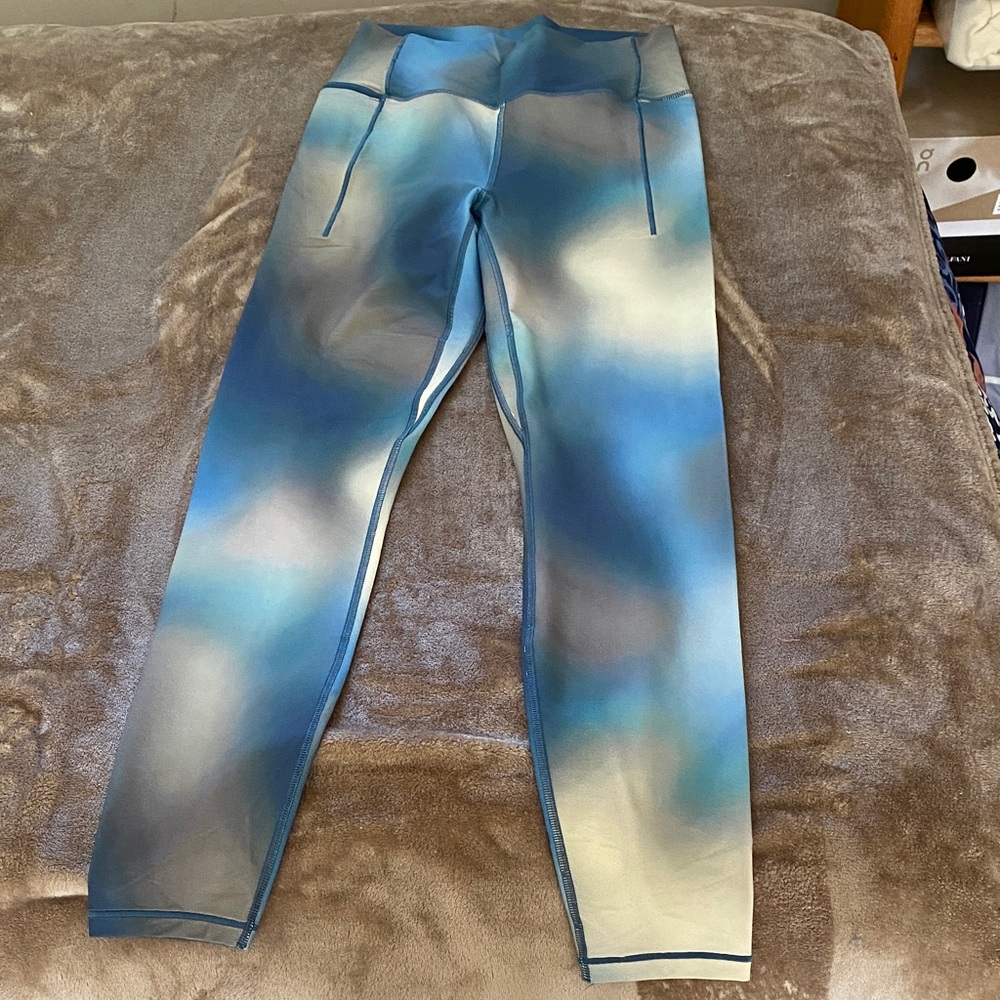 Stylish Blue Gradient Leggings